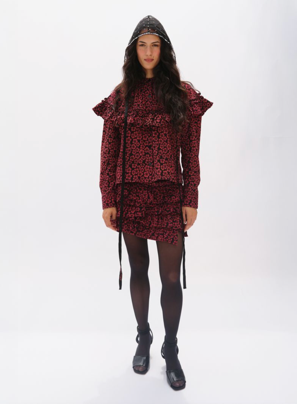 BLOCKPRINTED RUFFLE TEE, BLACK/RED